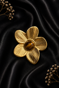 Bague fleur sculpturale - dorée et pierre