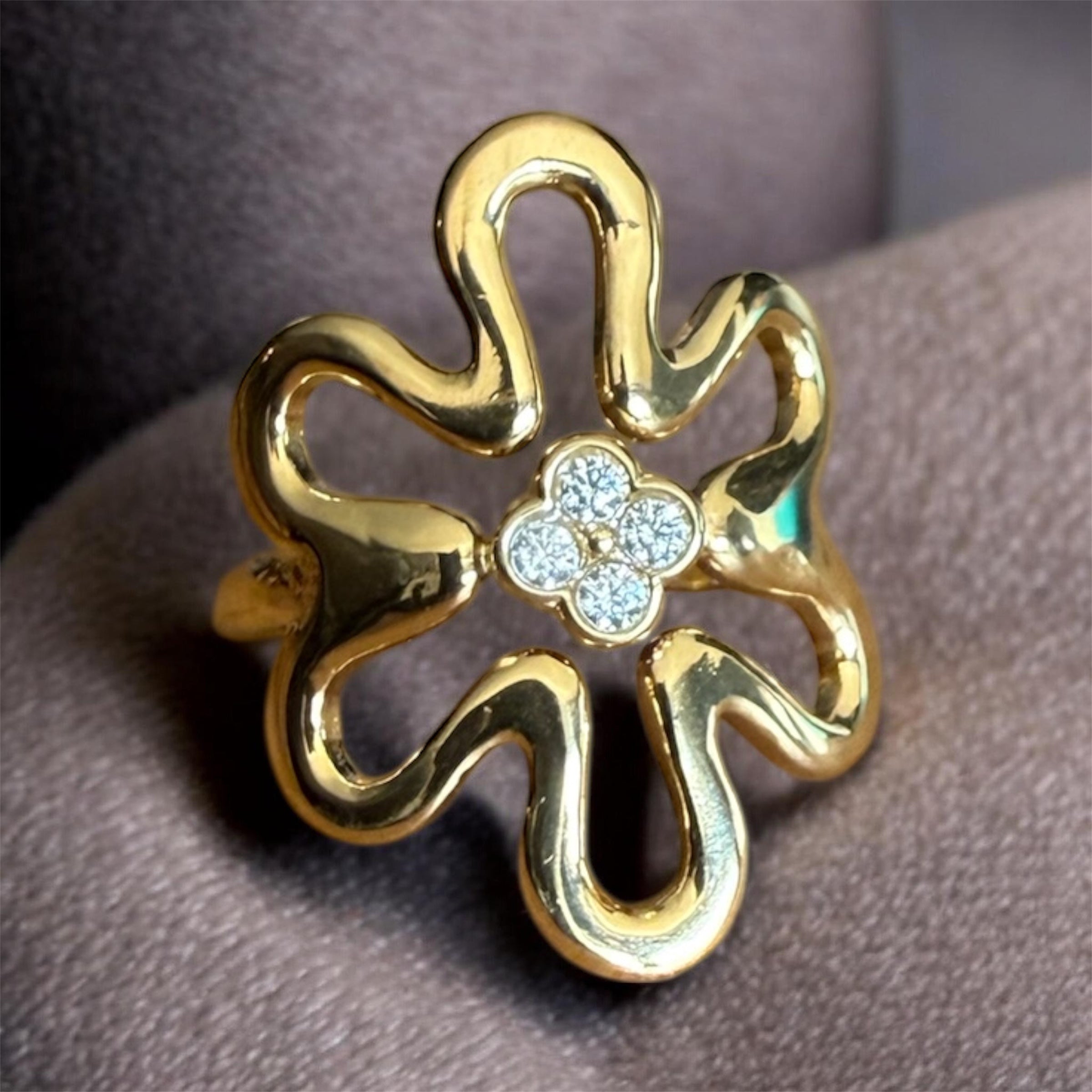 Bague fleur sculptée - Dorée ou Argentée