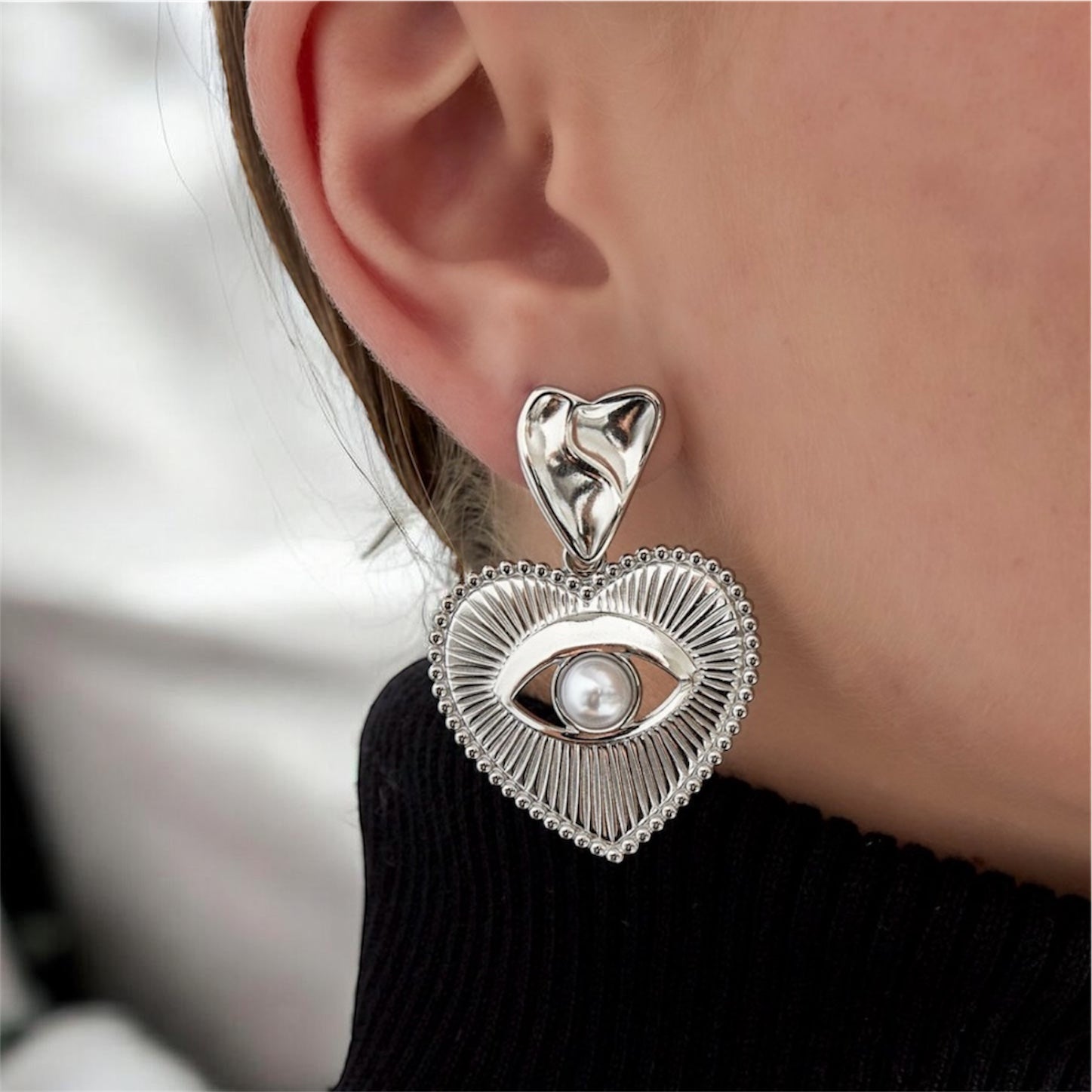 Boucles d'oreilles coeur sacré - Doré ou argenté